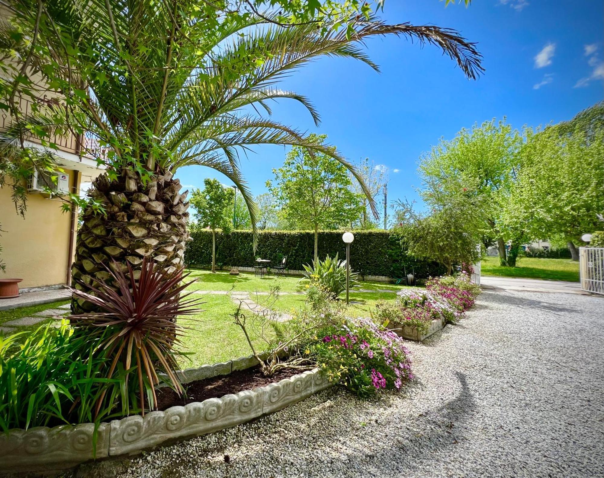 Bed&Breakfast Villa Lorena Forte dei Marmi Exteriér fotografie